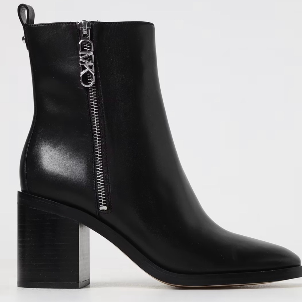 🆕 Michael Kors Reagan Boots with dual zippers sz 9.5